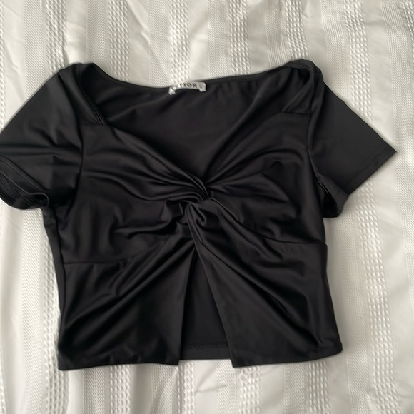 BLACK GOING OUT CROP TOP - Picture 1 of 2